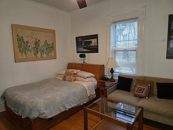 3rd image of 1306 Hinman Ave APT D