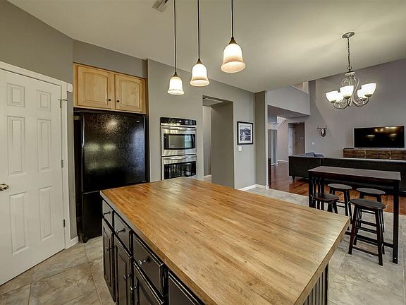 3rd image of 1011 Bayswater Dr