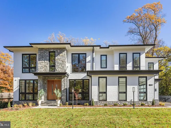 725 Lawton St, McLean, VA 22101