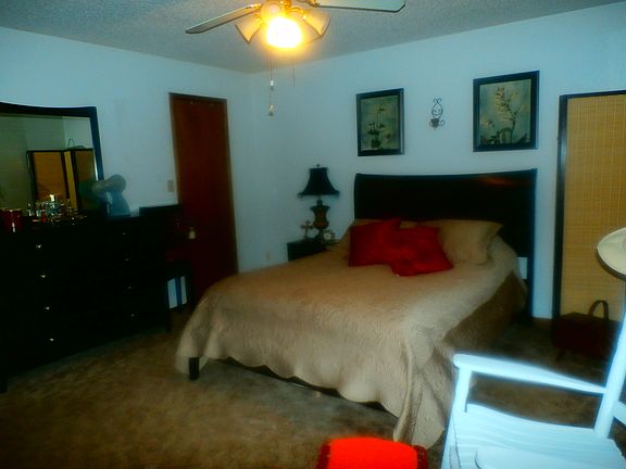 5th image of 1202 E Hanna Ave