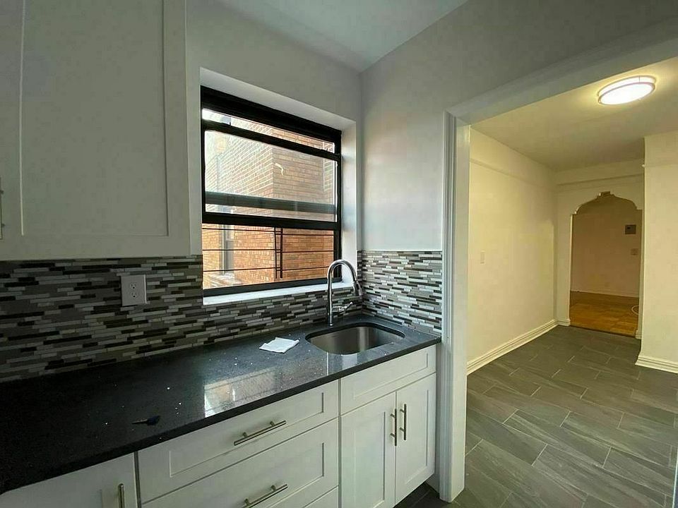 1st image of 33 Crooke Ave #6E