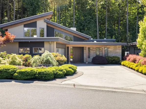 2215 Riviera Pl, Langford, BC V9B 0Y5