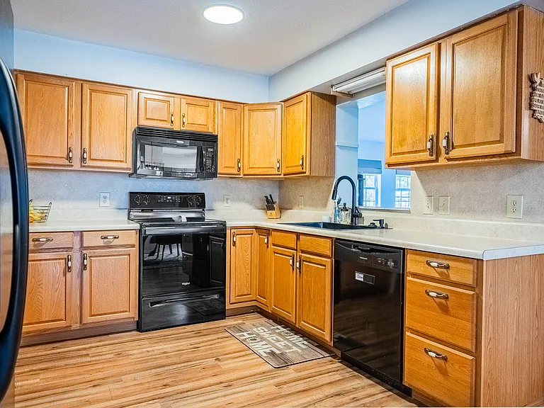 5905 Whispering Pines Rd — Photo 25