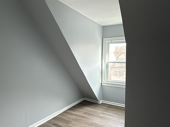 4th image of 25 N 18th St #1