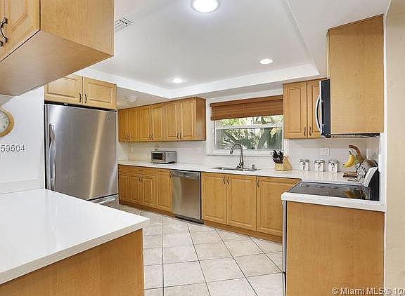 4th image of 140 W Sunrise Ave #0
