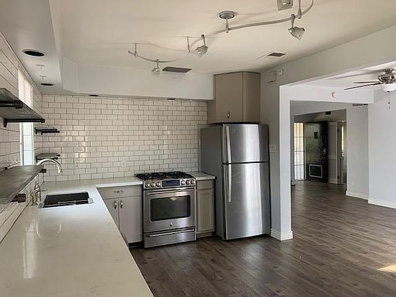 4th image of 1623 E Catalina Dr