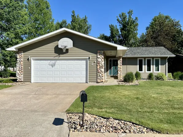 2 Spruce Dr, Miles City, MT 59301