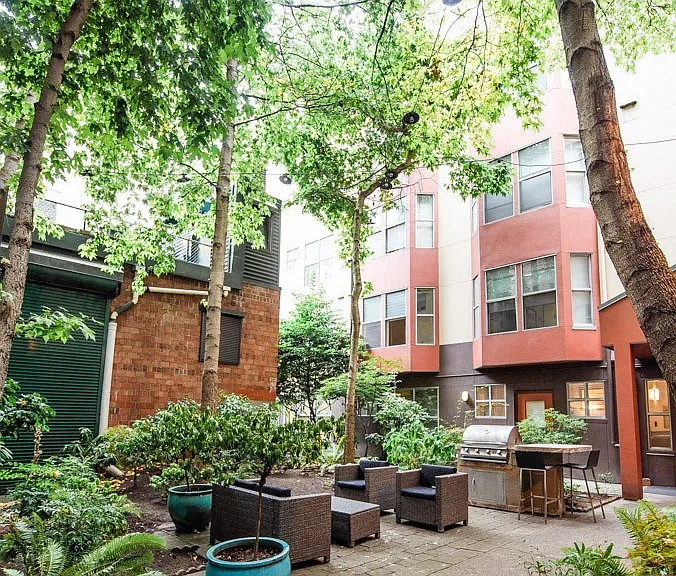 Seattle Apartments - Ellis Court Apartments - Common Courtyard and Gas Grill