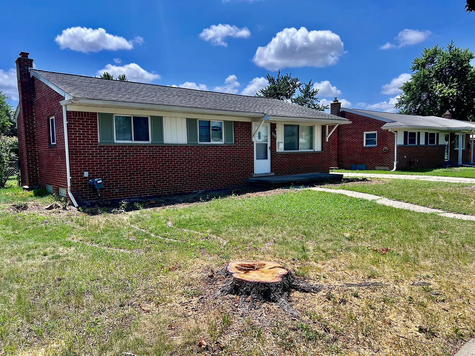 3 bed, 2.0 bath, 1800 sqft, $1,990 — Photo 3