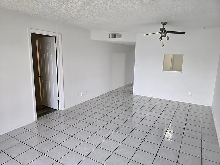 8060 Colony Cir N #203 — Photo 4