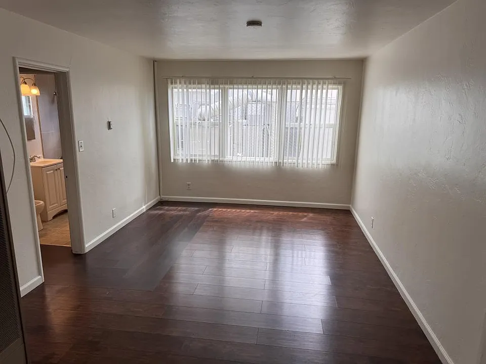 5090 College Ave #3