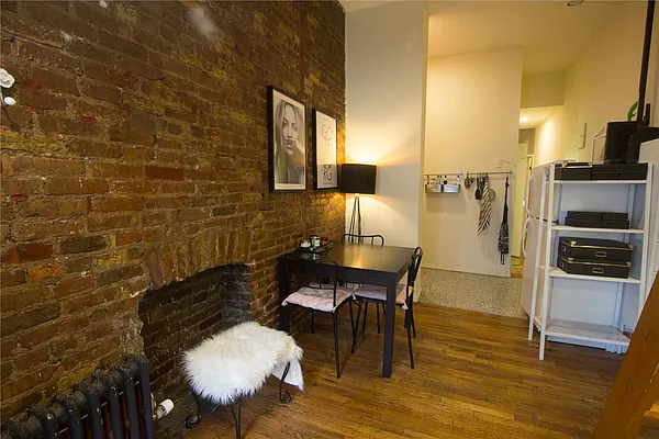 Rented by Maz Group NY | media 16