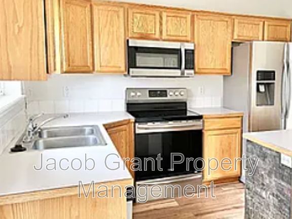 4th image of 3149 Goldfield Dr