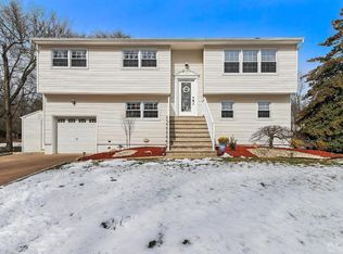 284 Matchaponix Ave, Monroe Township, NJ 08831