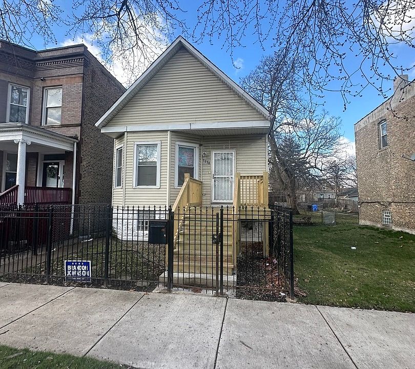 2nd image of 7418 S Blackstone Ave