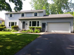 30 Fairhill Dr, Rochester, NY 14618
