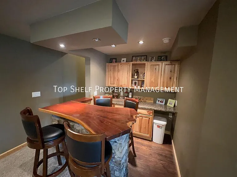 332 NW Driftwood Dr — Photo 16