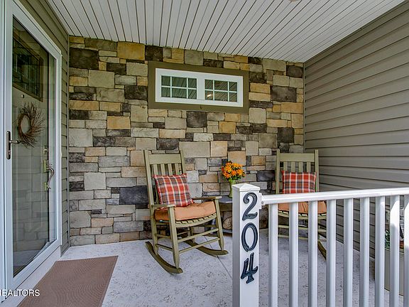 5th image of 204 Osage Pl