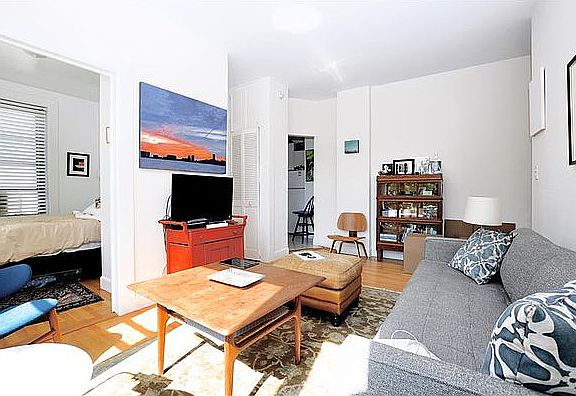 3rd image of 334 W 22nd St APT 20