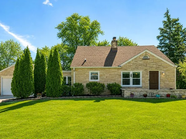 1430 Woodside LANE, Elm Grove, WI 53122