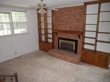 2nd image of 219 Whitfield St