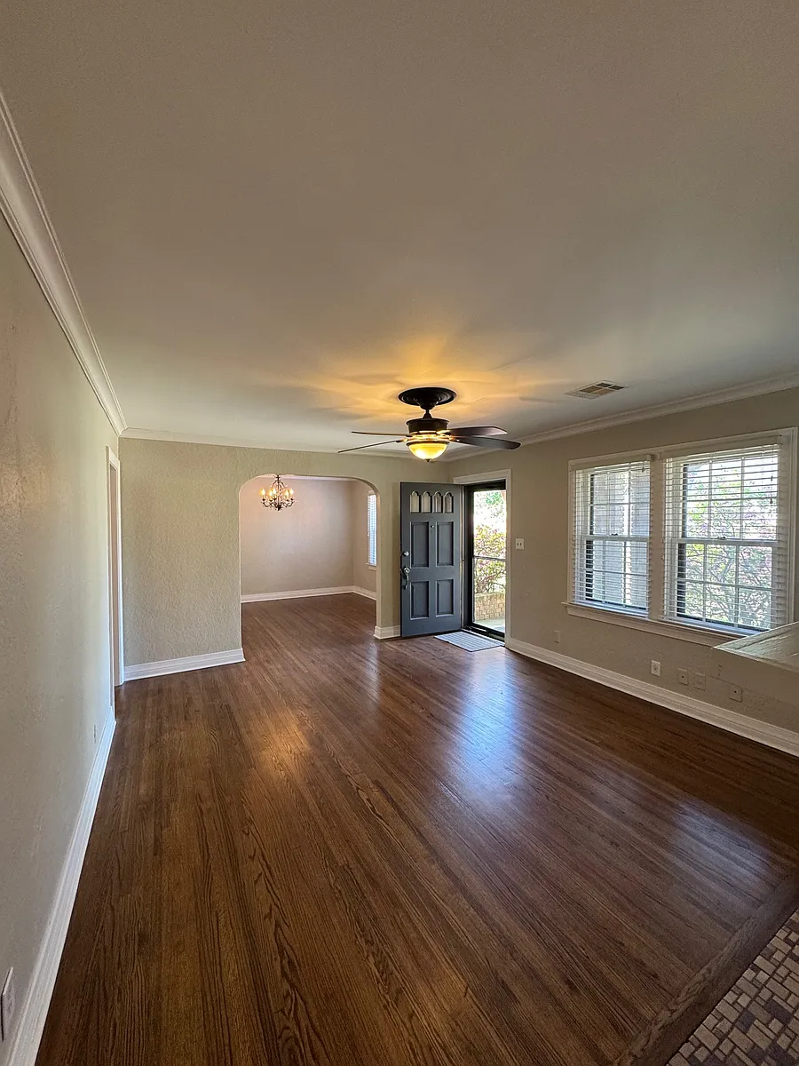 Building Photo - 2704 E 16th St #2704