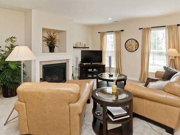 Great Room w/Fireplace