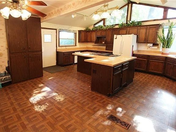5th image of 5327 Rockport Ave