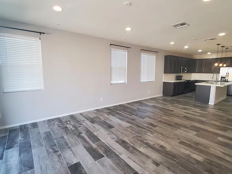 1256 E Jahns Dr — Photo 10