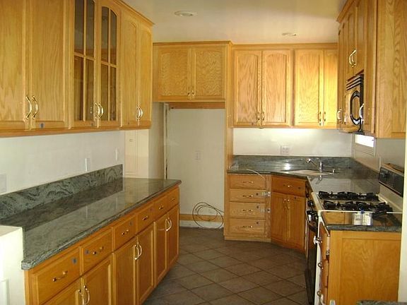 3rd image of 4412 Gaviota Ave