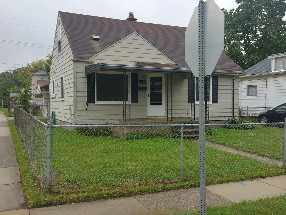8746 Hudson Ave