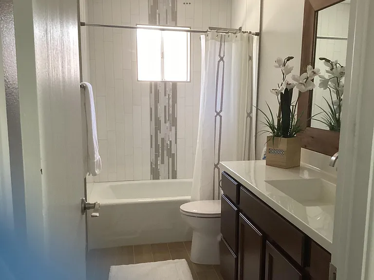 Guest bathroom with tub/shower combo