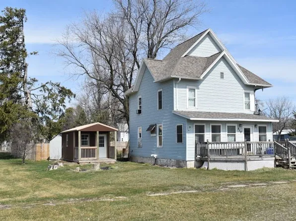 210 W Main St, Stanley, IA 50671