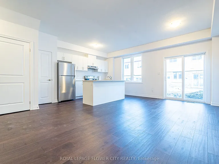 413 E 16th St — Photo 6