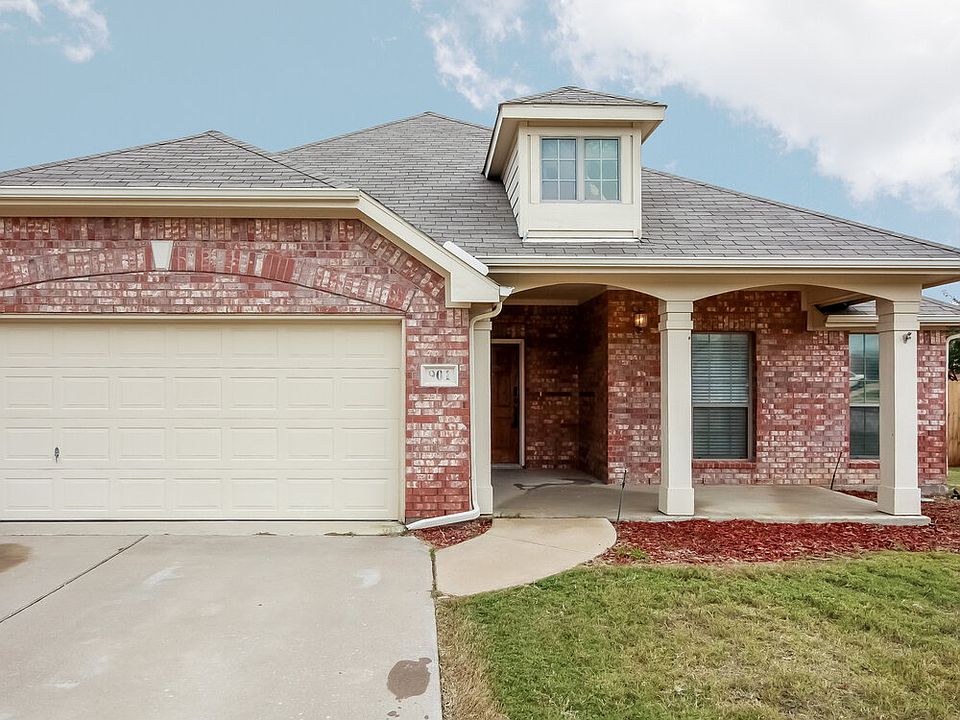 1st image of 901 Lasso Ln