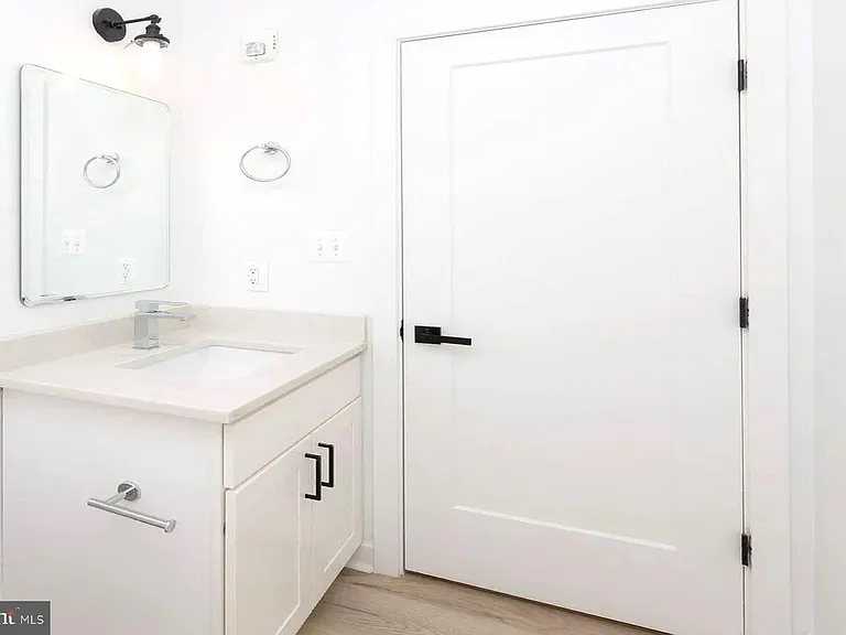 1702 Light St #302 — Photo 7