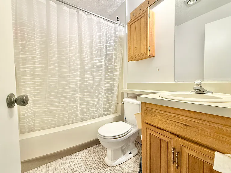 34A Padanaram Rd #127 — Photo 9