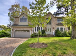 94 Evergreen Ave, Cresskill, NJ 07626