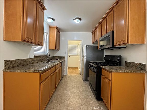 4th image of 221 N Atlantic Blvd