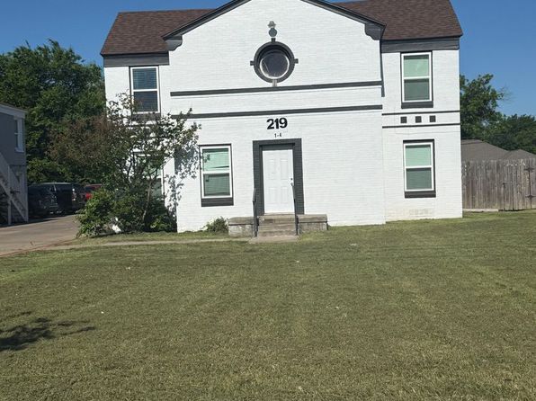 219 SE 13th St APT 4