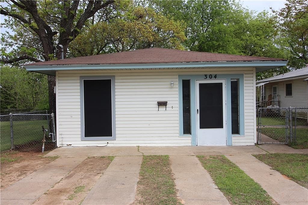 304 N Merrimac St Weatherford Tx 76086 Zillow