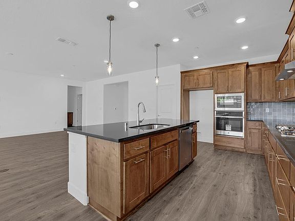 4th image of 10324 Evangaline Way