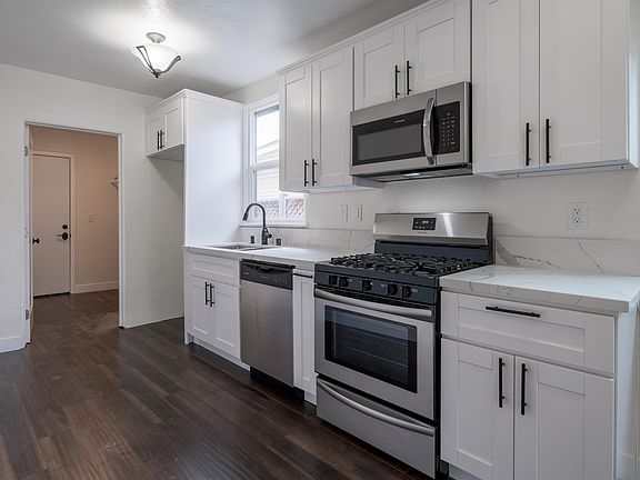 3rd image of 4445 McClintock St #1