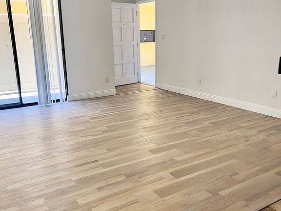 3rd image of 2204 S Beverly Glen Blvd #102