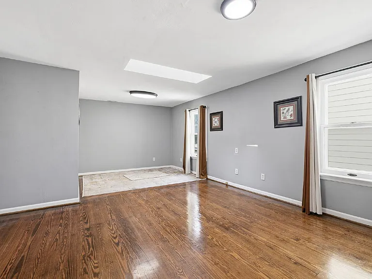 533 North St — Photo 39