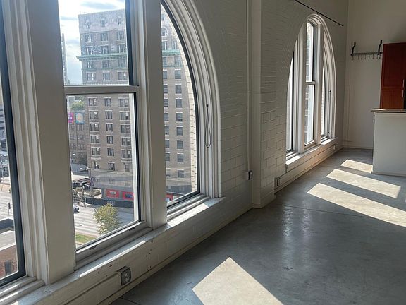 3rd image of 1136 Washington Ave Unit 709
