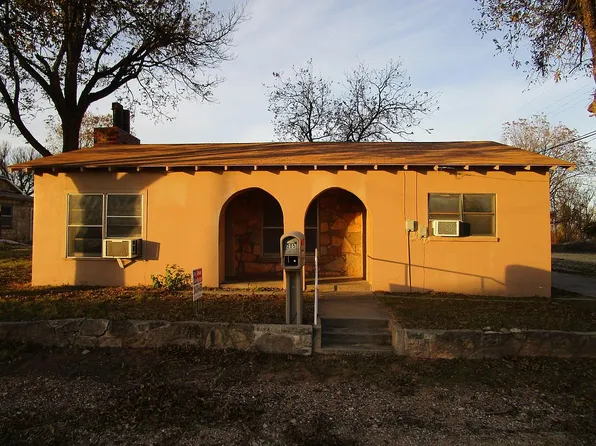 205 E Clay St, Seymour, TX 76380