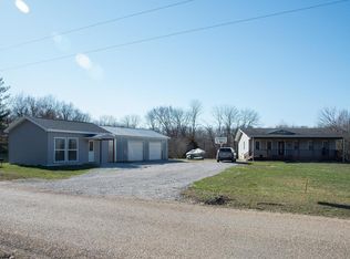 1735 Yards Rd, Salem, IL 62881