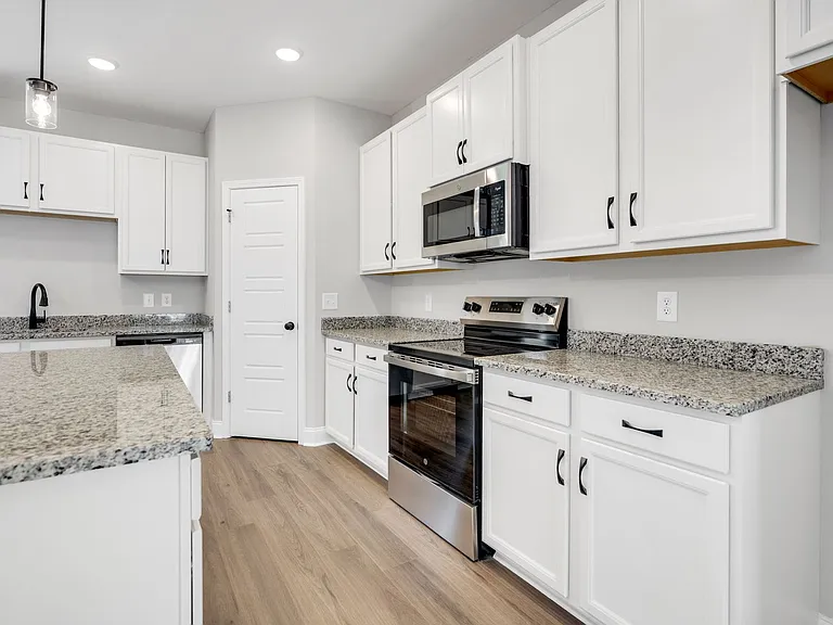 533 S Halifax Ct — Photo 8