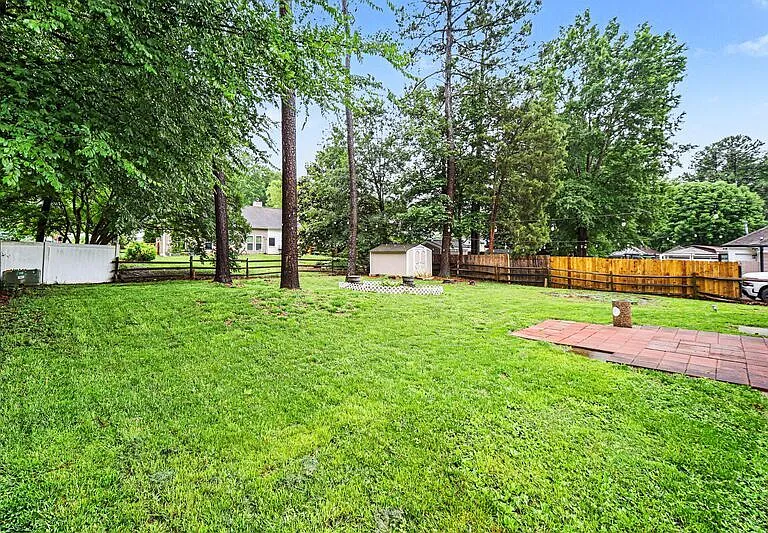 7601 Swedish Ivy Ln — Photo 27